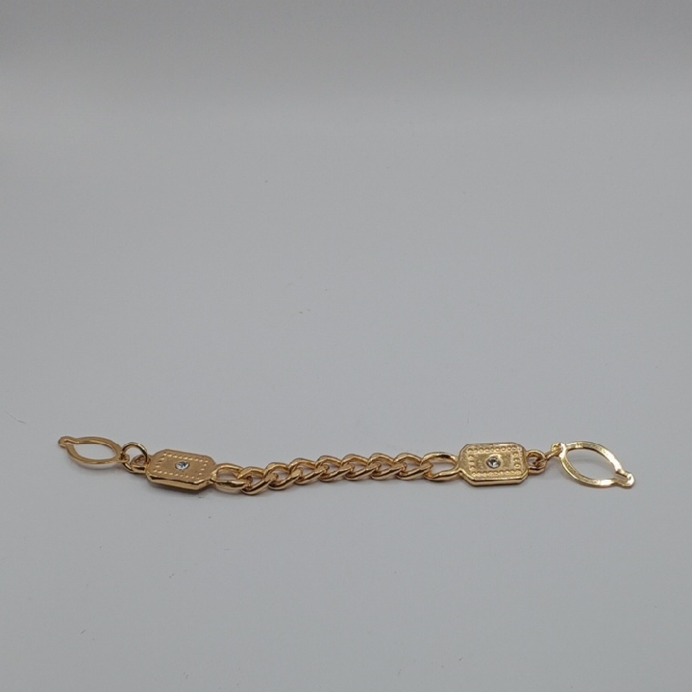 Elegant Gold Tone Chain
